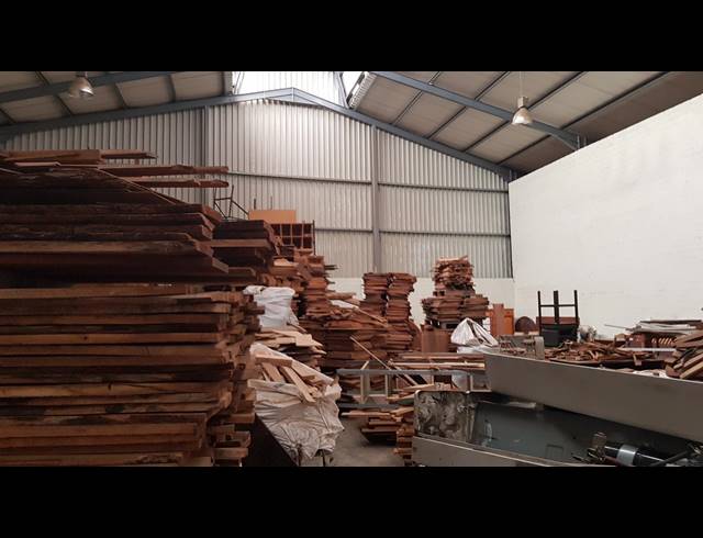 450M² FACTORY TO LET IN TRIANGLE FARM